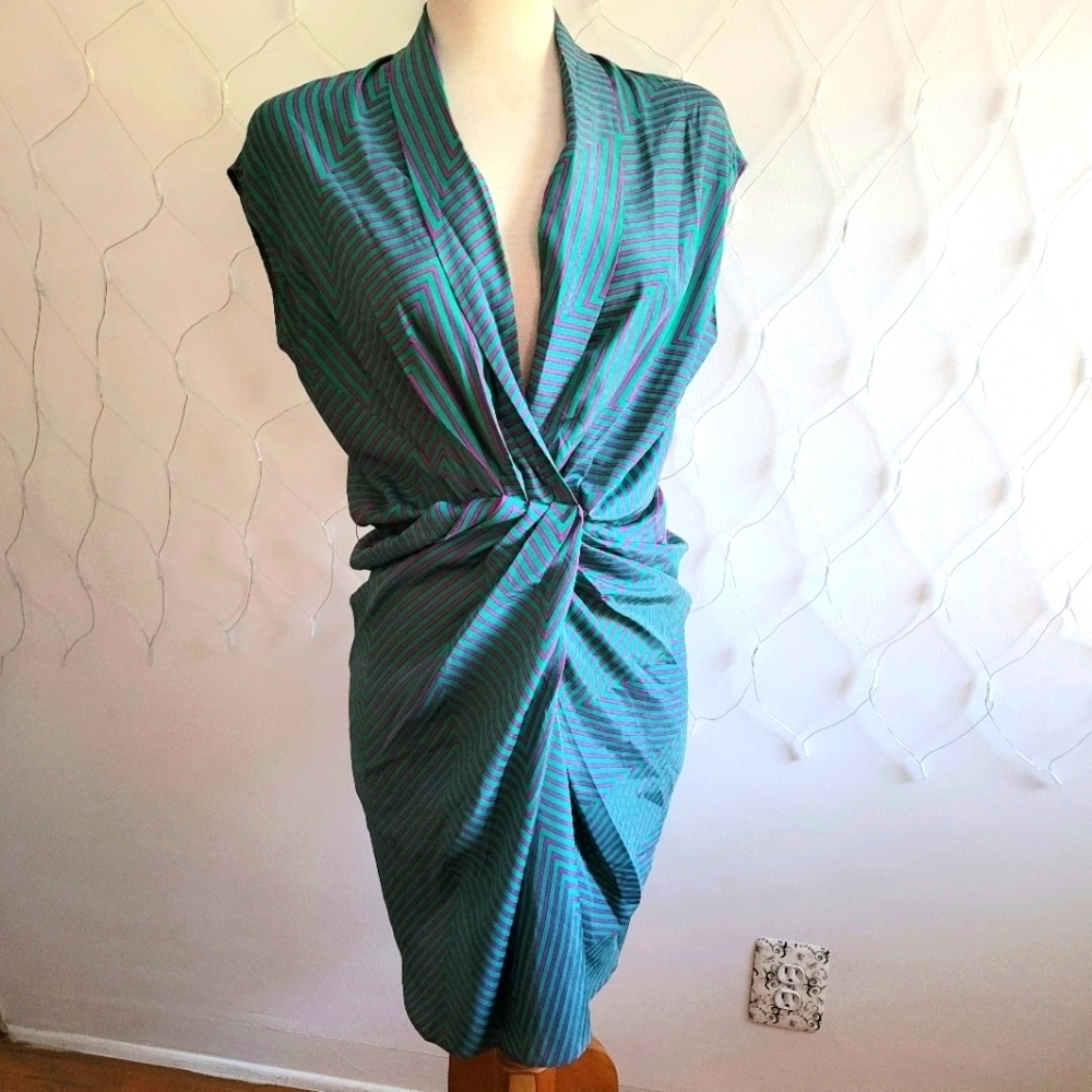 Vertigo Snap Waist Dress • Sleeveless • Striped • Size X-Small
